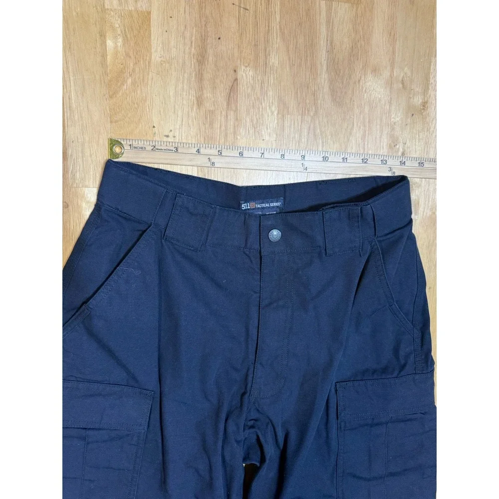 5.11 Tactical Series Mens 28x30 Medium Short Black Ripstop Cargo Duty Work Pants